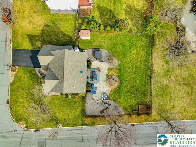 1551 Thornwood View North, Forks Twp, PA 18040