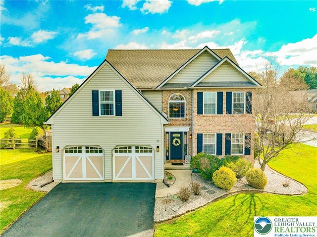 1551 Thornwood View North, Forks Twp, PA 18040