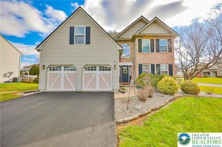 1551 Thornwood View North, Forks Twp, PA 18040