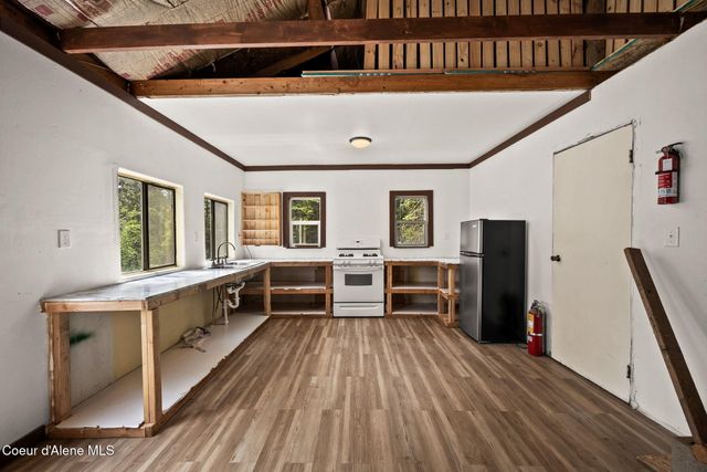 963 Upper Samuels Rd, Sandpoint, ID 83864