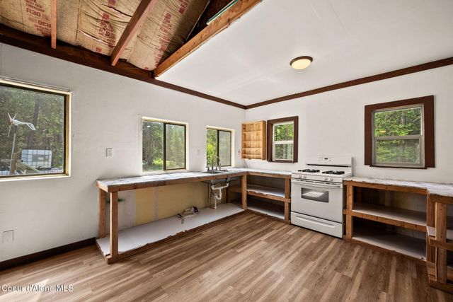 963 Upper Samuels Rd, Sandpoint, ID 83864