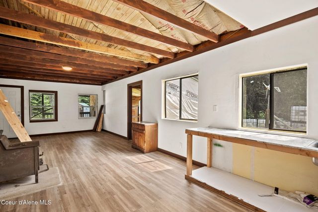 963 Upper Samuels Rd, Sandpoint, ID 83864