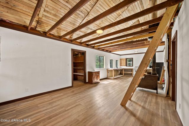 963 Upper Samuels Rd, Sandpoint, ID 83864