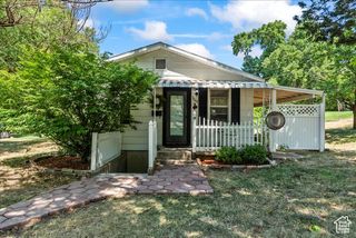 3868 GRANDVIEW DR, South Ogden, UT 84403