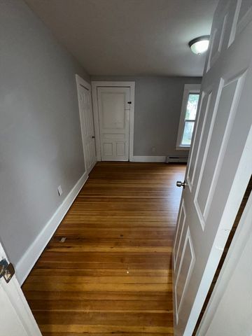 86 Alden St, Springfield, MA 01109