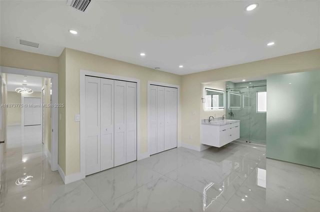 1011 NW 89th St, Miami, FL 33150