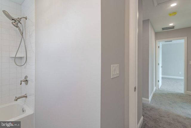 204 THIRD AVE, West Berlin, NJ 08091