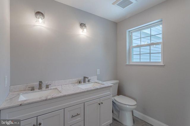 204 THIRD AVE, West Berlin, NJ 08091