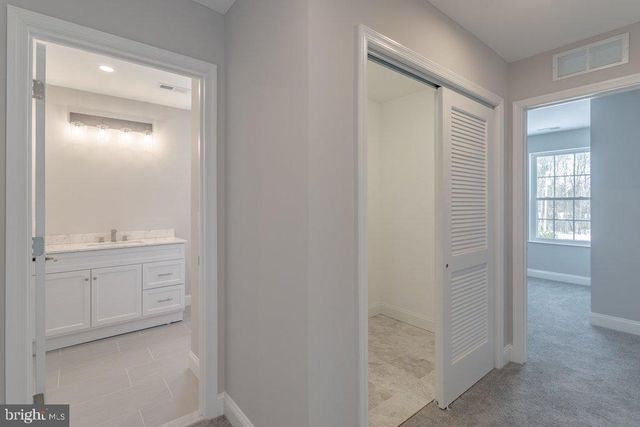 204 THIRD AVE, West Berlin, NJ 08091