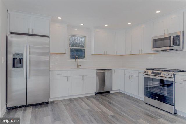 204 THIRD AVE, West Berlin, NJ 08091