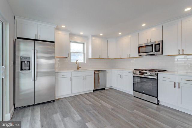 204 THIRD AVE, West Berlin, NJ 08091