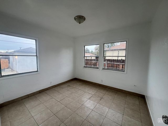 1312 Ming Avenue, Bakersfield, CA 93304