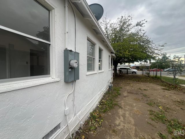 1312 Ming Avenue, Bakersfield, CA 93304