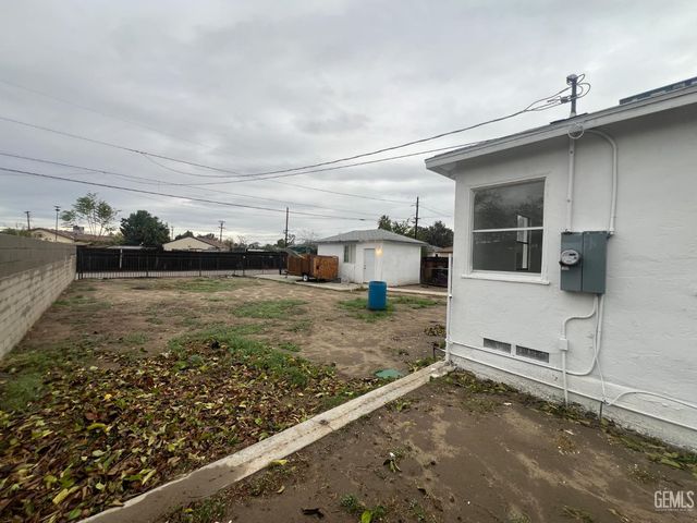 1312 Ming Avenue, Bakersfield, CA 93304