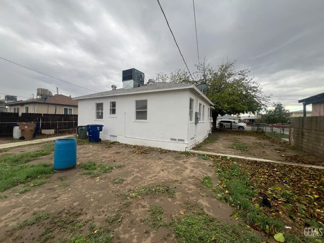 1312 Ming Avenue, Bakersfield, CA 93304