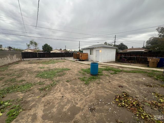 1312 Ming Avenue, Bakersfield, CA 93304