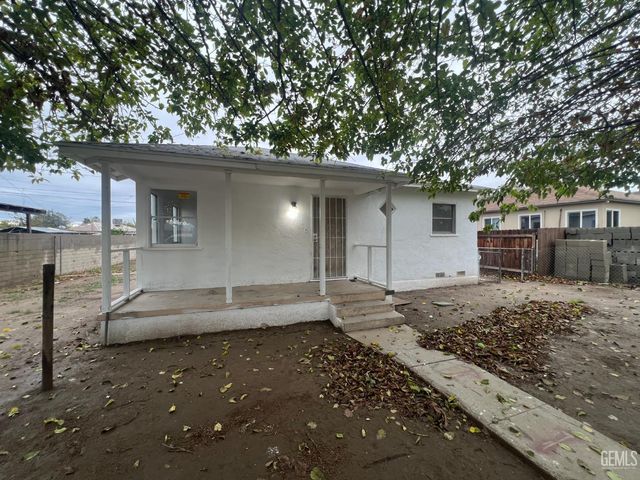 1312 Ming Avenue, Bakersfield, CA 93304