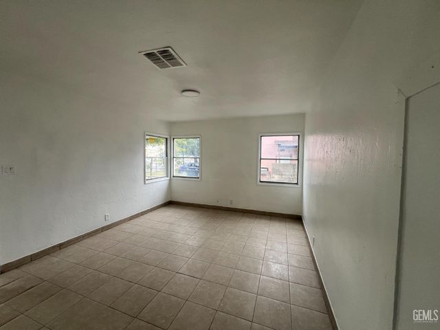 1312 Ming Avenue, Bakersfield, CA 93304