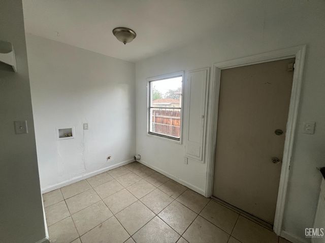 1312 Ming Avenue, Bakersfield, CA 93304