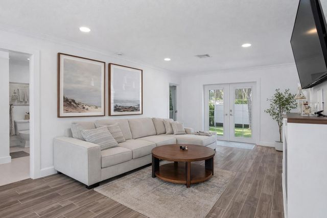 1867 MARYLAND AVENUE NE, St Petersburg, FL 33703