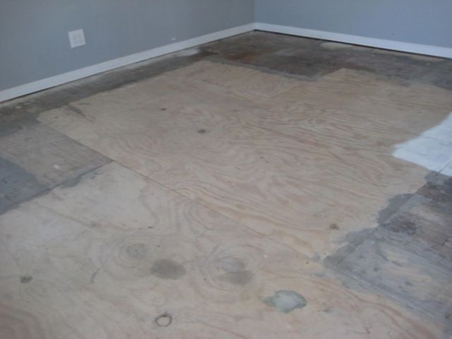 1928 S LAURA AVE, Wichita, KS 67211