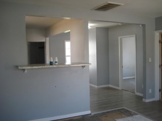 1928 S LAURA AVE, Wichita, KS 67211