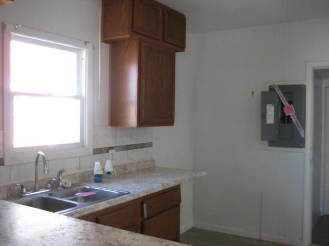 1928 S LAURA AVE, Wichita, KS 67211