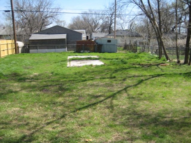 1928 S LAURA AVE, Wichita, KS 67211