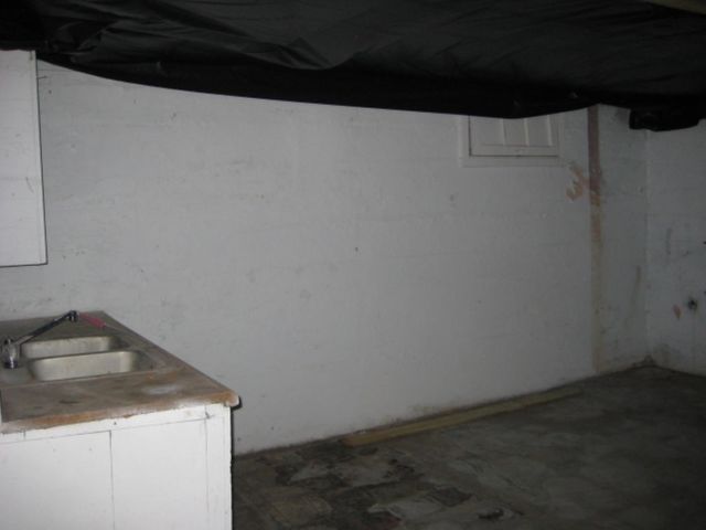 1928 S LAURA AVE, Wichita, KS 67211