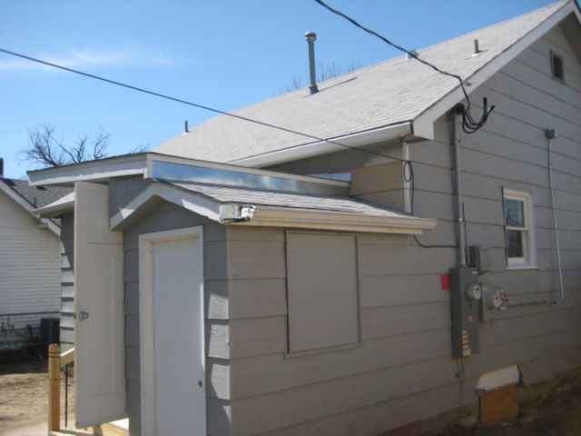 1928 S LAURA AVE, Wichita, KS 67211