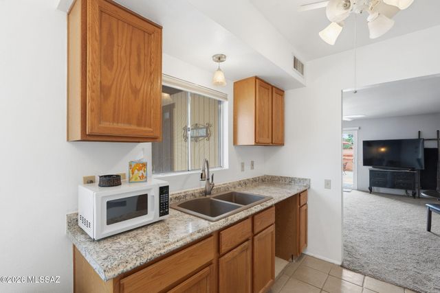1376 S Desert Meadows Circle, Green Valley, AZ 85614
