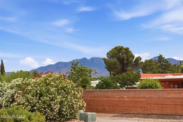 1376 S Desert Meadows Circle, Green Valley, AZ 85614