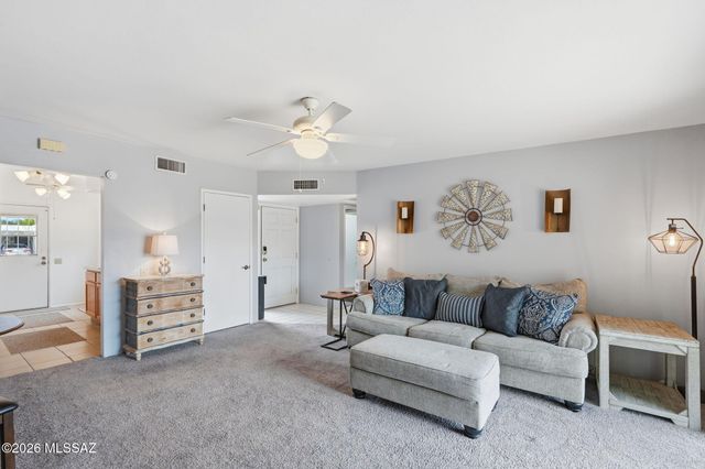 1376 S Desert Meadows Circle, Green Valley, AZ 85614