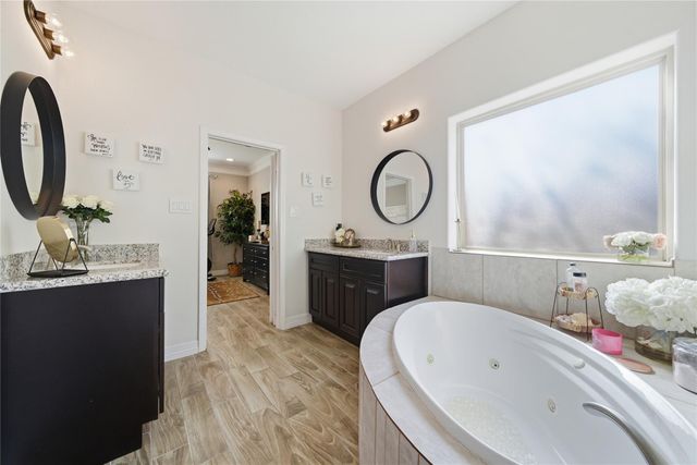1205 Bayou Glen Drive, La Porte, TX 77571
