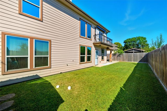 1205 Bayou Glen Drive, La Porte, TX 77571