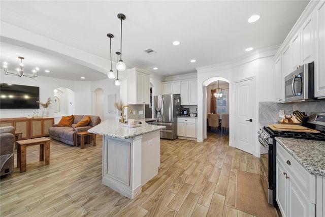 1205 Bayou Glen Drive, La Porte, TX 77571