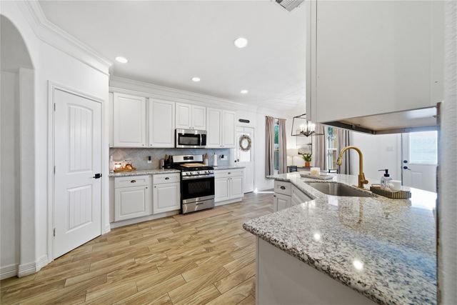 1205 Bayou Glen Drive, La Porte, TX 77571