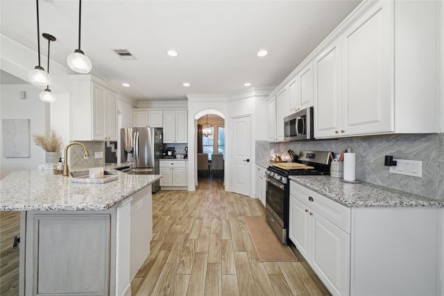 1205 Bayou Glen Drive, La Porte, TX 77571