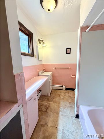 61 York Street, Buffalo, NY 14213