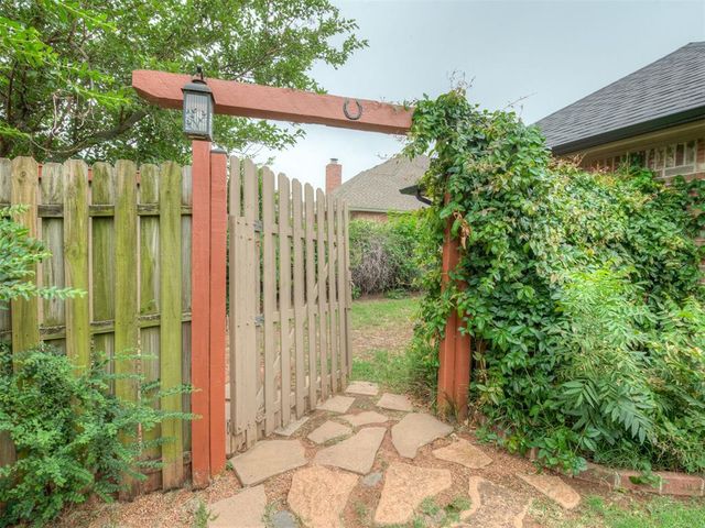 11508 Randwick Drive, Oklahoma City, OK 73162
