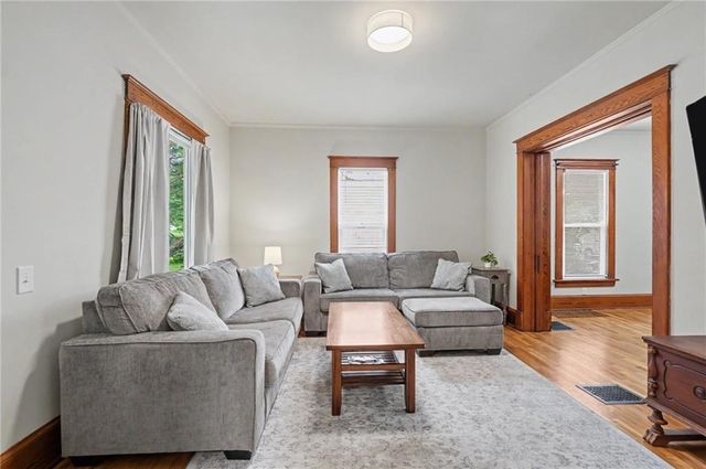 1521 Rhode Island Street, Lawrence, KS 66044