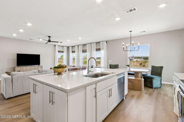 151 COLLEGE Street, Kingsland, GA 31548