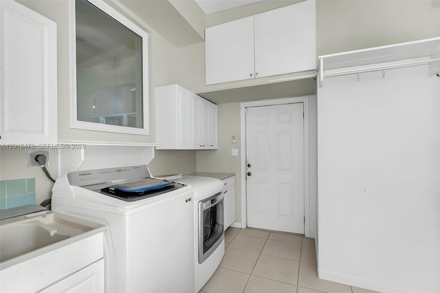 14150 NW 1st Ave, Miami, FL 33168