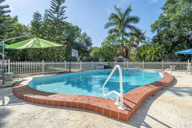 14150 NW 1st Ave, Miami, FL 33168