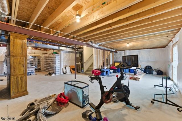 22 Oakwood Blvd, Union Twp., NJ 08827