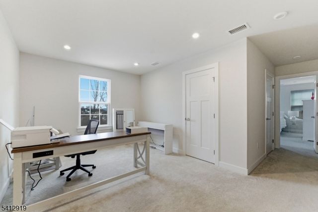 22 Oakwood Blvd, Union Twp., NJ 08827