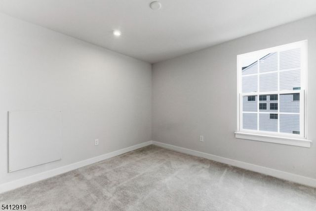 22 Oakwood Blvd, Union Twp., NJ 08827