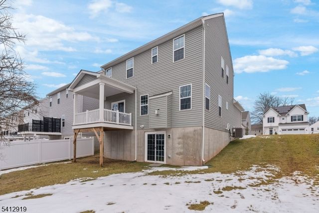 22 Oakwood Blvd, Union Twp., NJ 08827