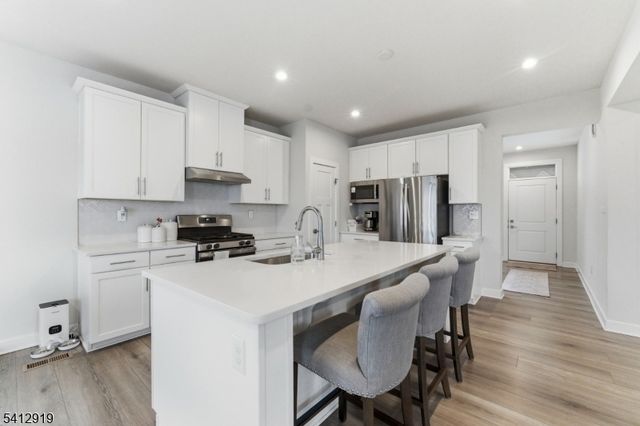 22 Oakwood Blvd, Union Twp., NJ 08827