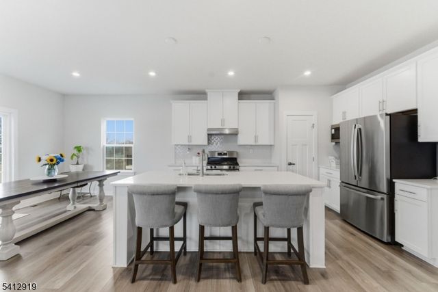 22 Oakwood Blvd, Union Twp., NJ 08827